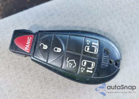 2012 Chrysler Town & Country Touring из США, поврежденный, VIN 2C4RC1BG1CR135884